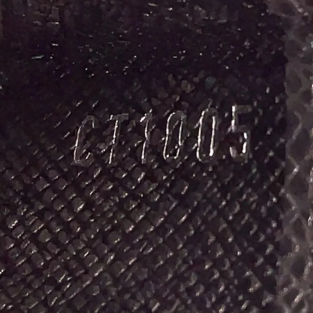 LOUIS VUITTON Black Taiga Porte Monnaie Boite COMES WITH: LV BOX, DUST BAG